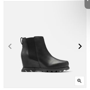 WOMEN'S JOAN OF ARCTIC™ WEDGE III CHELSEA BOOTIE size 9